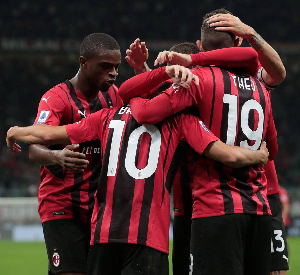 星空体育官网-AC米兰豪胜那不勒斯，保持不败势头(ac米兰vs那不勒斯2019)